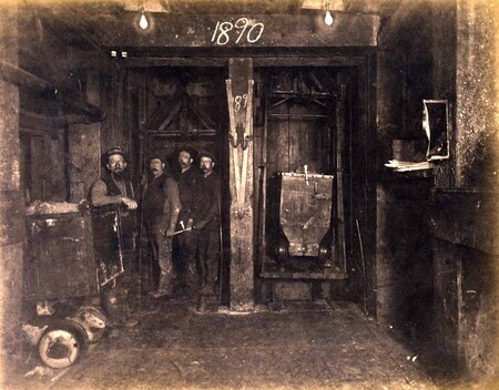 Mt Com 100 Station [note "1890" on beam]